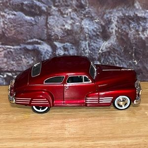 MOTORMAX  1948 Chevrolet Aerosedan Fleetline 1:24 Svale Die-cast Car